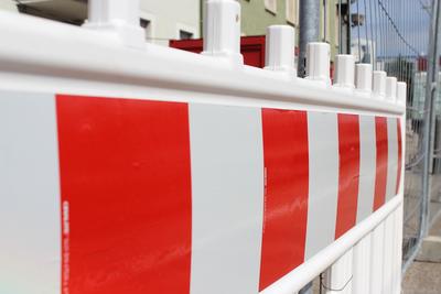 Bild vergr��ern: Absperrung Stra�enbau