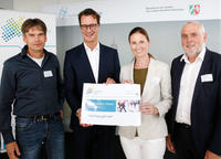 Bild vergr��ern: Urkundenverleihung