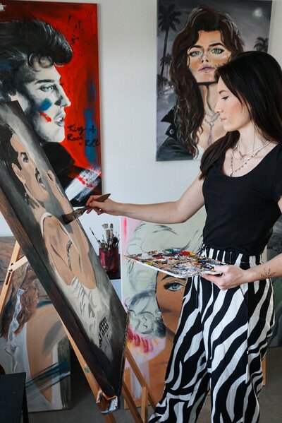 Bild vergr��ern: Kunstausstellung "Pure Presence - Zwischen Emotionen und Ewigkeit"